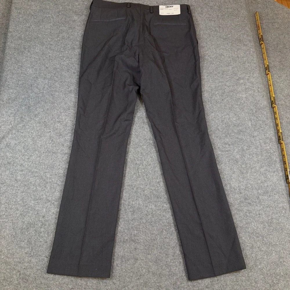 DKNY Duran Men Charcoal Grey 2 Piece Suit 40R 33W DNUR217W0020 New